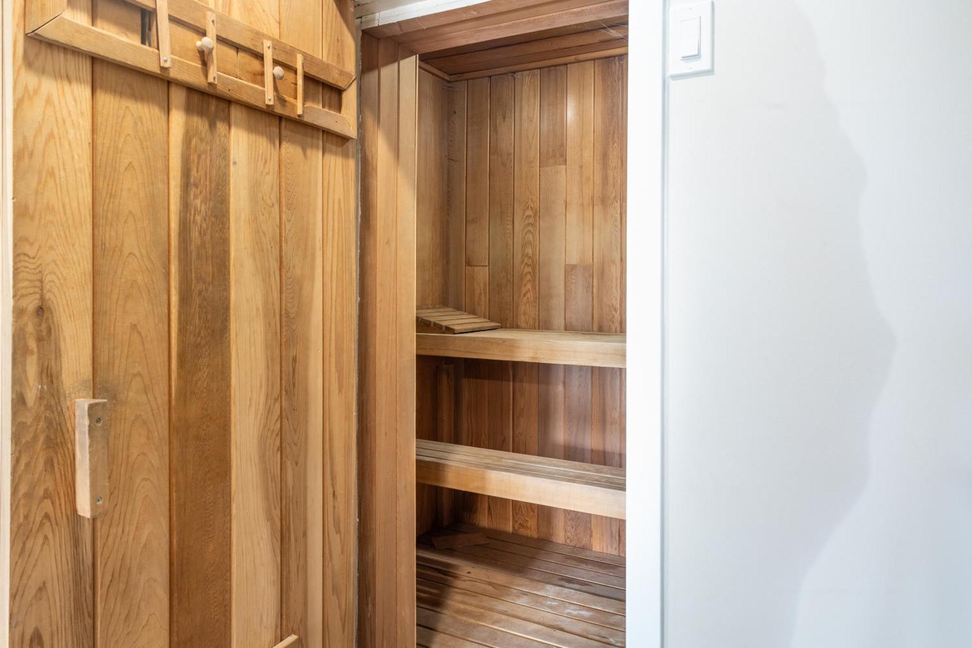 5 Bedroom Luxury Retreat With Hot Tub And Sauna Londra Esterno foto